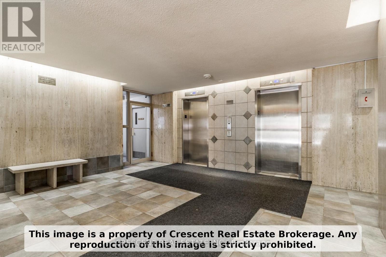 710 - 9 Four Winds Drive SW, Toronto, Ontario  M3J 2S8 - Photo 4 - W12941920