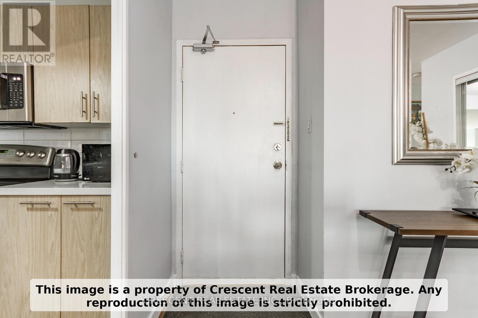 710 - 9 Four Winds Drive SW, Toronto, Ontario  M3J 2S8 - Photo 8 - W12941920