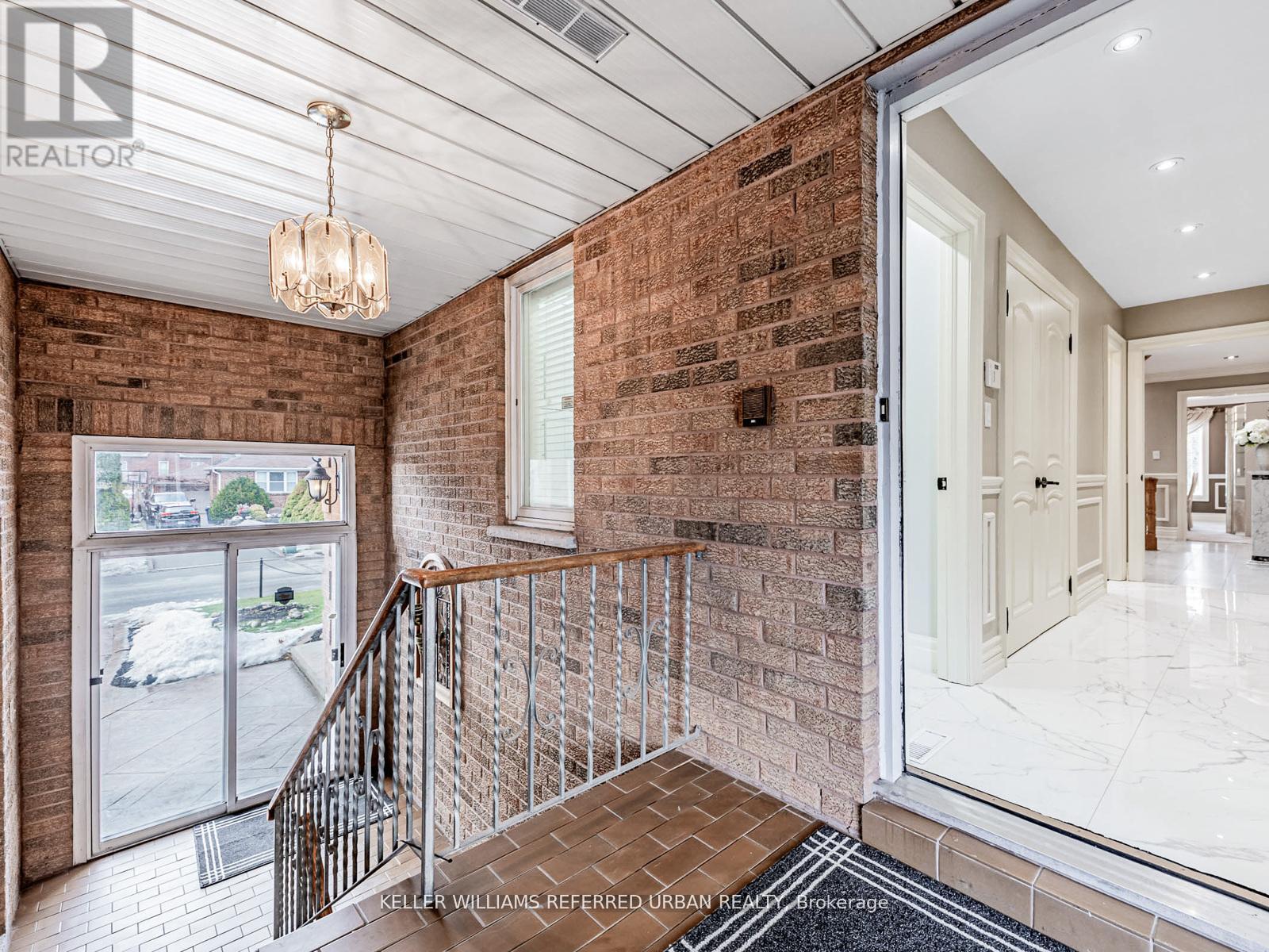 33 Redberry Parkway, Toronto, Ontario  M6L 2J7 - Photo 18 - W12941930