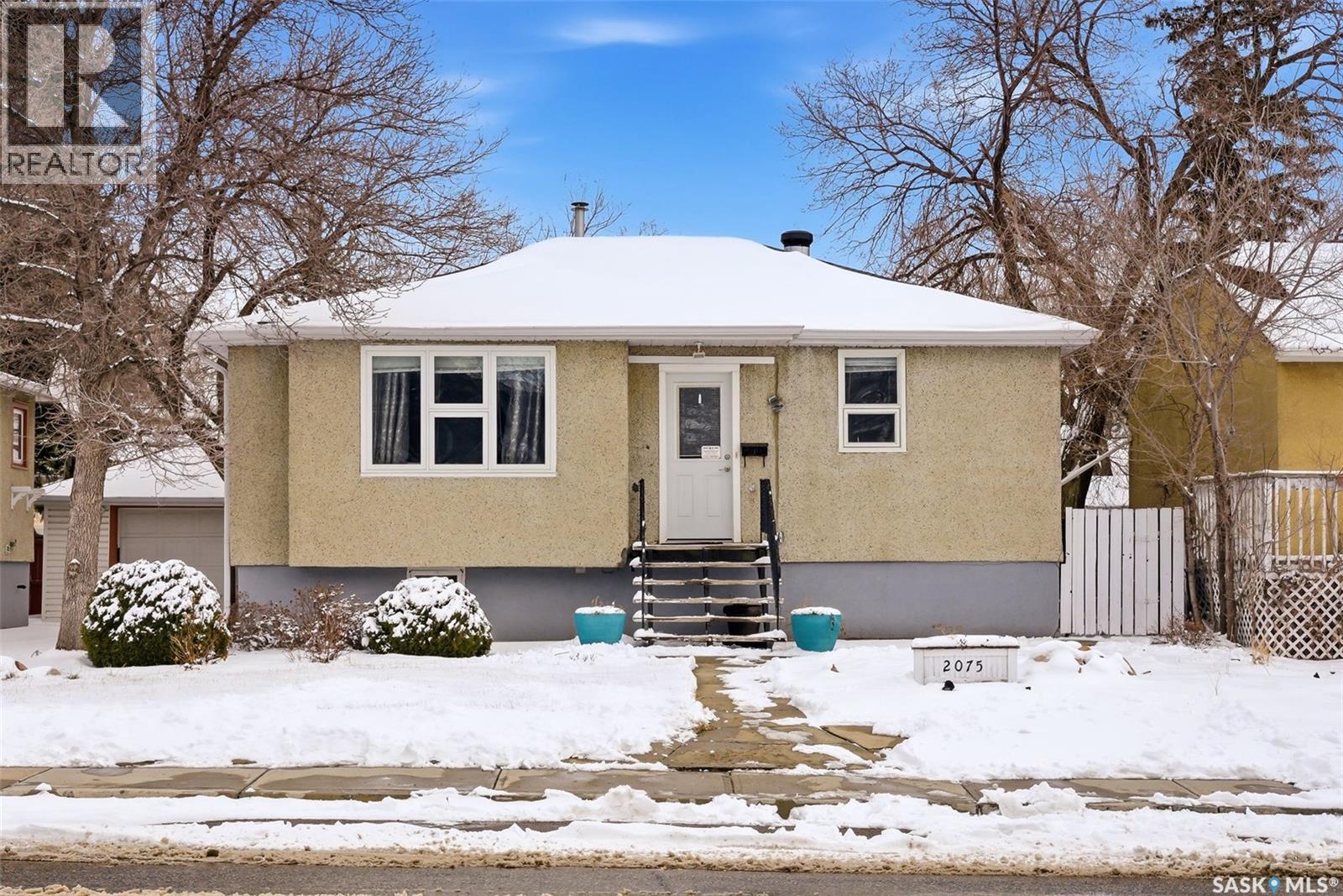 Sk 2075 Pasqua Street, Regina, Saskatchewan  S4T 4M1 - Photo 2 - SK031689