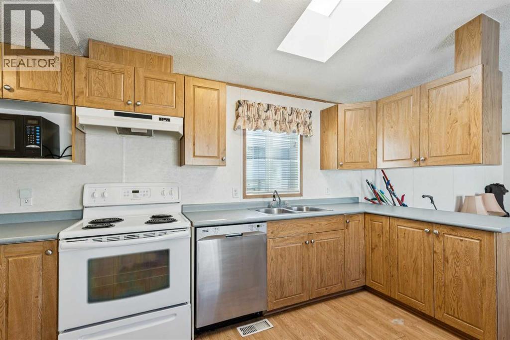 512, 3223 83 Street NW, Calgary, Alberta  T3B 5N7 - Photo 10 - A2283933