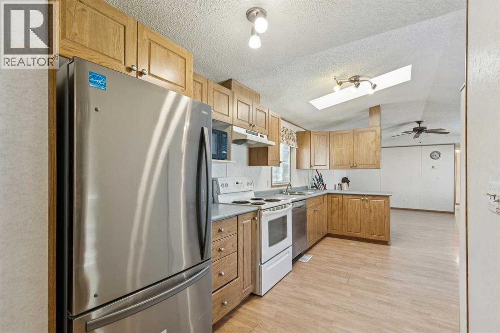 512, 3223 83 Street NW, Calgary, Alberta  T3B 5N7 - Photo 11 - A2283933