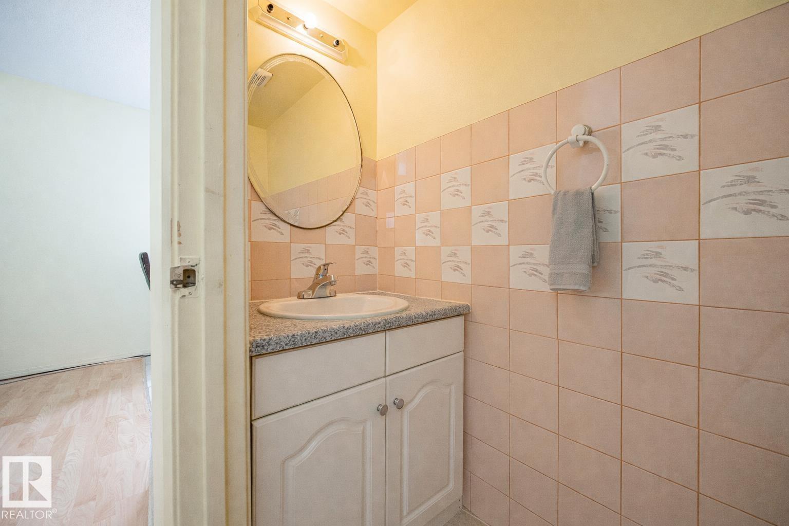 774 Abbottsfield Rd Nw Nw, Edmonton, Alberta  T5W 4R4 - Photo 9 - E4479717