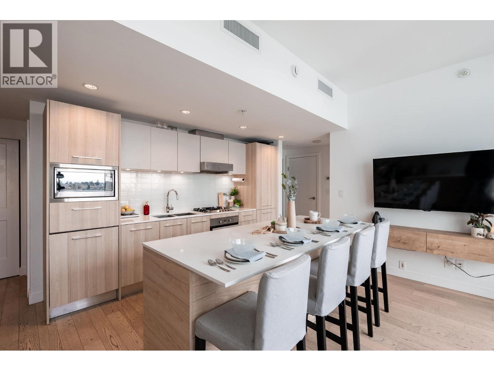 1801 4638 Gladstone Street, Vancouver, British Columbia  V5N 0G5 - Photo 2 - R3092700