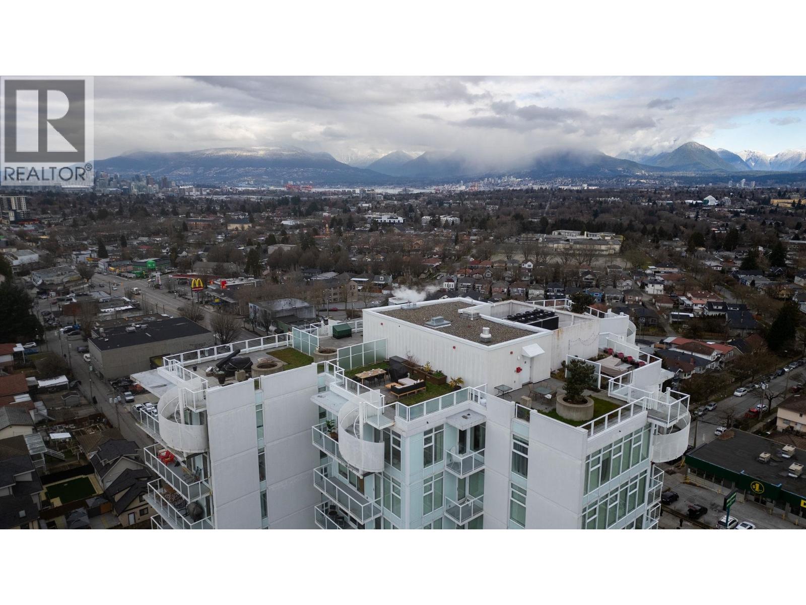 1801 4638 GLADSTONE STREET, Vancouver, British Columbia