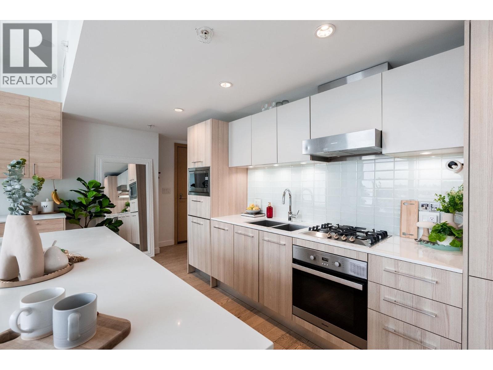 1801 4638 Gladstone Street, Vancouver, British Columbia  V5N 0G5 - Photo 5 - R3092700