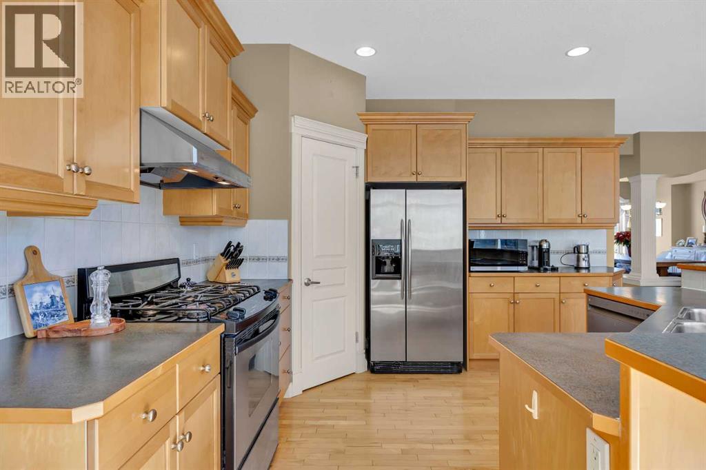 97 Strathridge Close SW, Calgary, Alberta  T3H 4J3 - Photo 15 - A2294102