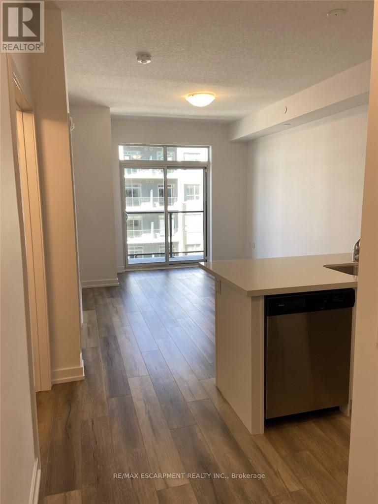 424 - 5055 Greenlane Road, Lincoln, Ontario L0R 1B3 - Photo 2 - X12941910