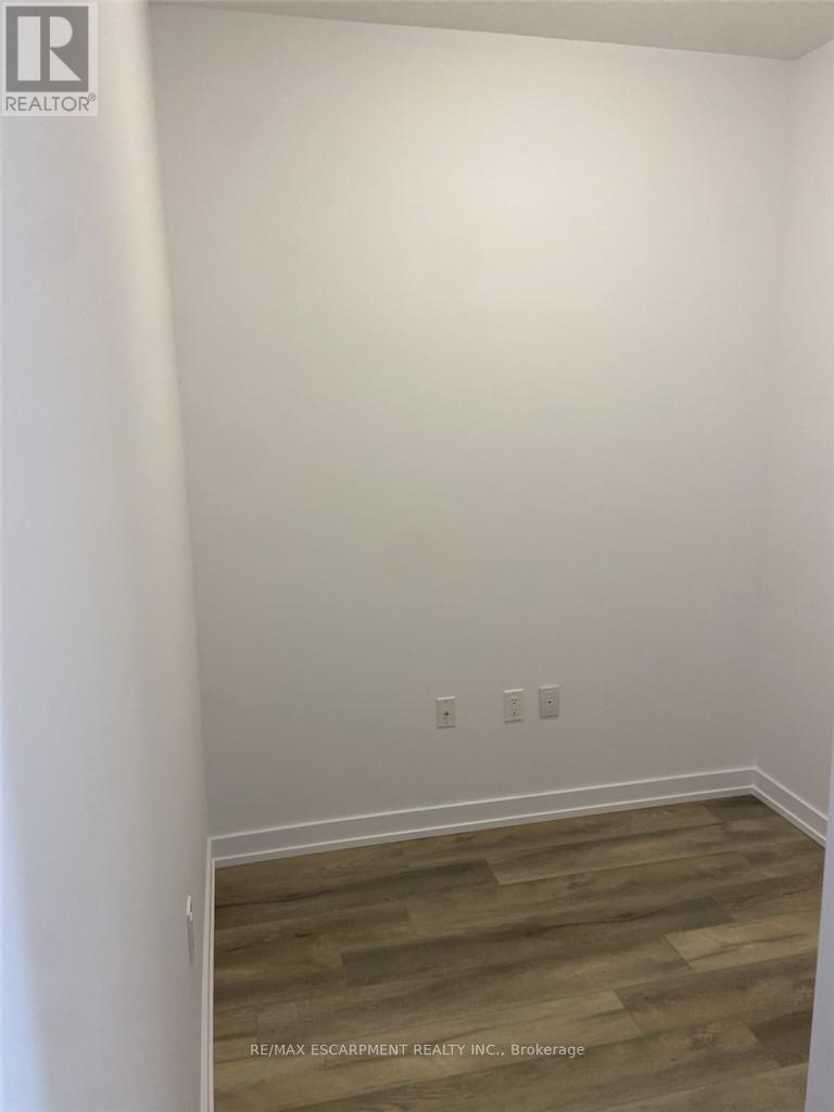 424 - 5055 Greenlane Road, Lincoln, Ontario L0R 1B3 - Photo 4 - X12941910