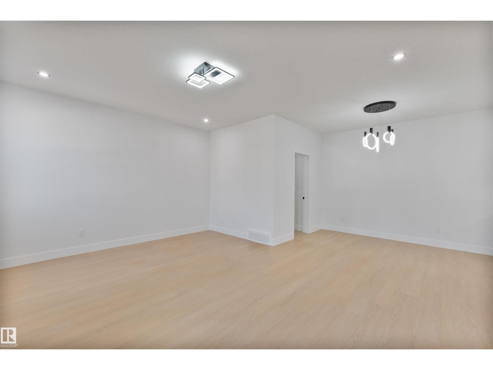 215 Falcon Crescent, Leduc, Alberta  T9E 1V2 - Photo 4 - E4479939