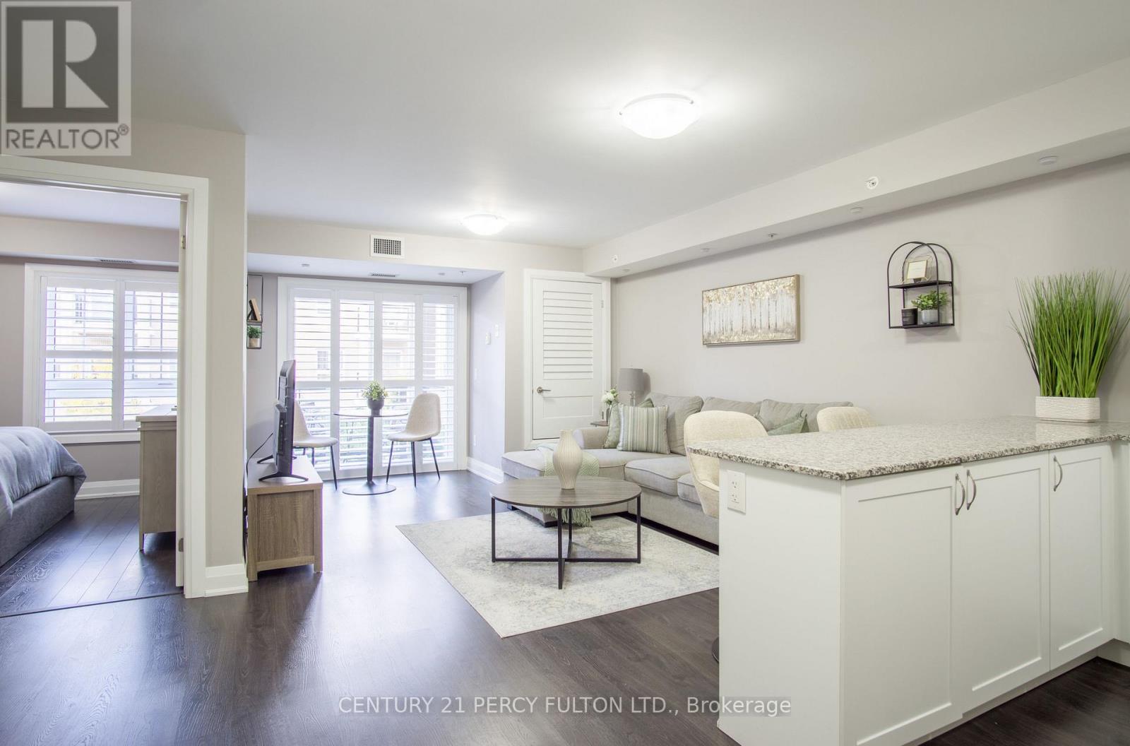 201 - 481 Rupert Avenue, Whitchurch-Stouffville, Ontario  L4A 1Y7 - Photo 5 - N12686456