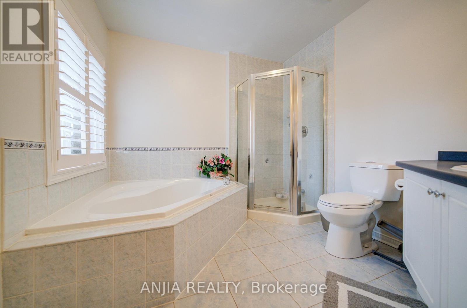 116 Emery Hill Boulevard, Markham, Ontario  L6C 2S6 - Photo 14 - N12928388