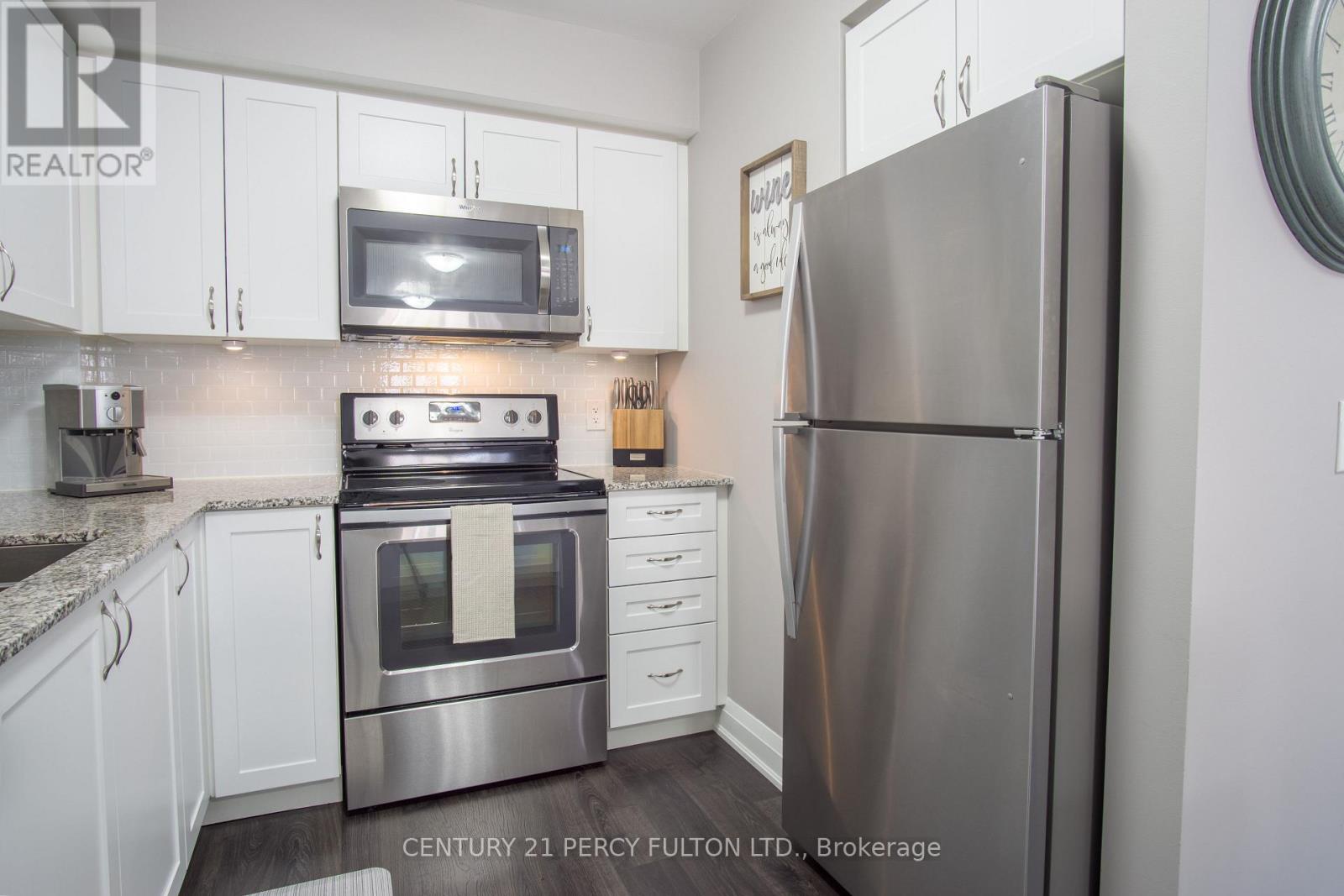 201 - 481 Rupert Avenue, Whitchurch-Stouffville, Ontario  L4A 1Y7 - Photo 8 - N12686456