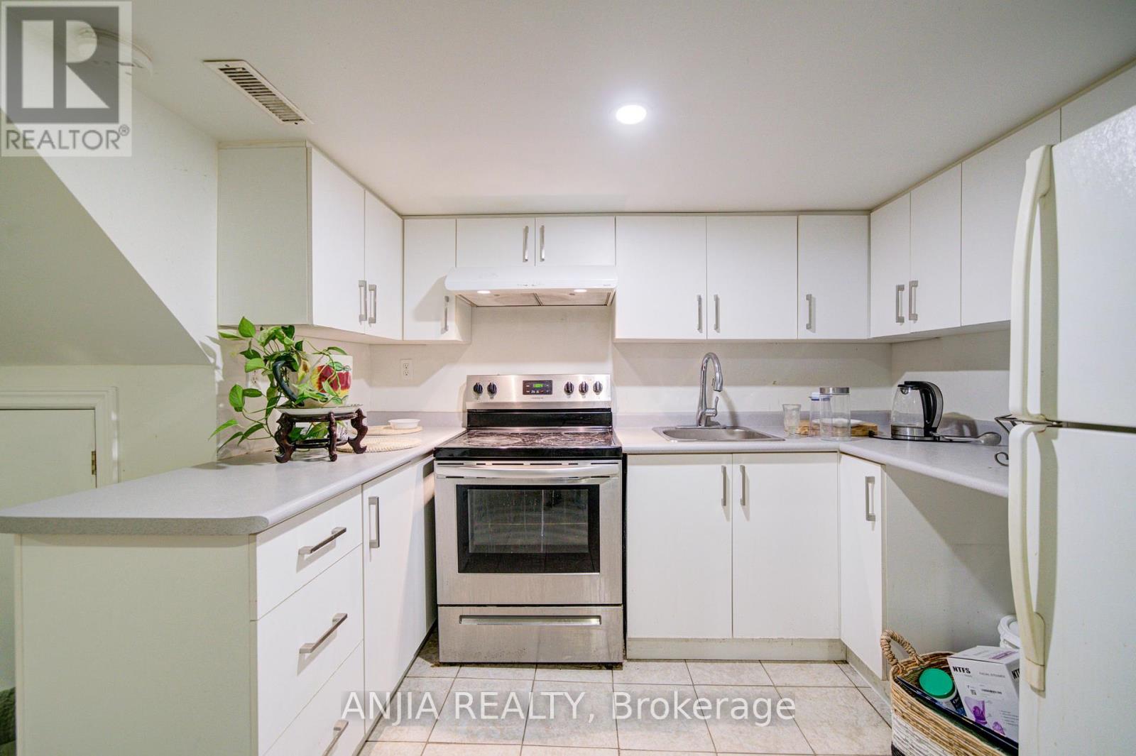 116 Emery Hill Boulevard, Markham, Ontario  L6C 2S6 - Photo 21 - N12928388