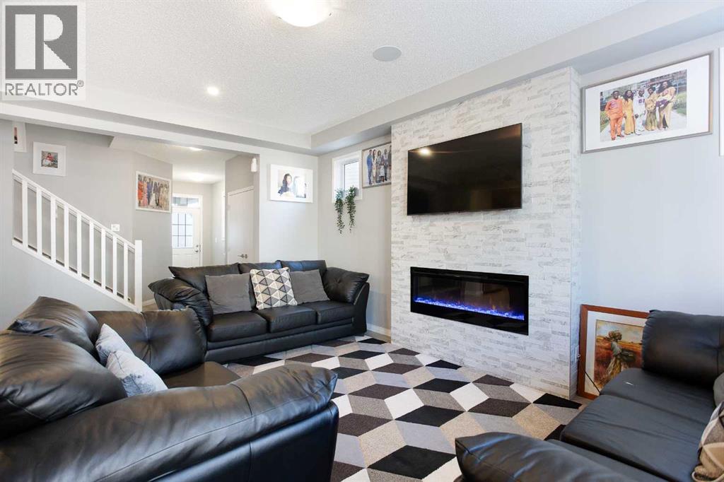 158 Osborne Common SW, Airdrie, Alberta  T4B 5G7 - Photo 5 - A2262053