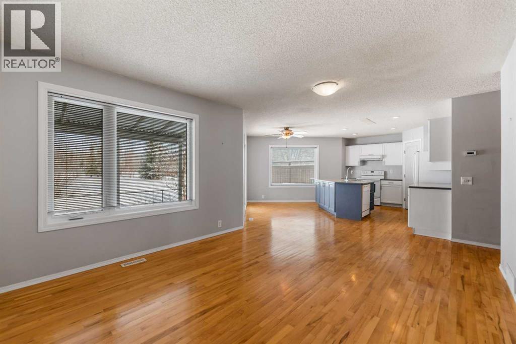 9 Mckenzie Place Se, Calgary, Alberta  T2Z 1T4 - Photo 8 - A2296865