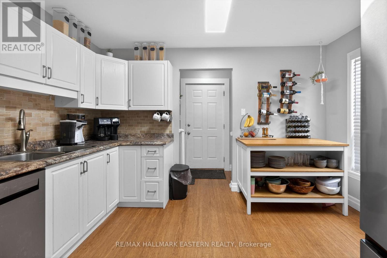 488 Crystal Drive, Peterborough, Ontario  K9J 8G8 - Photo 5 - X12909330