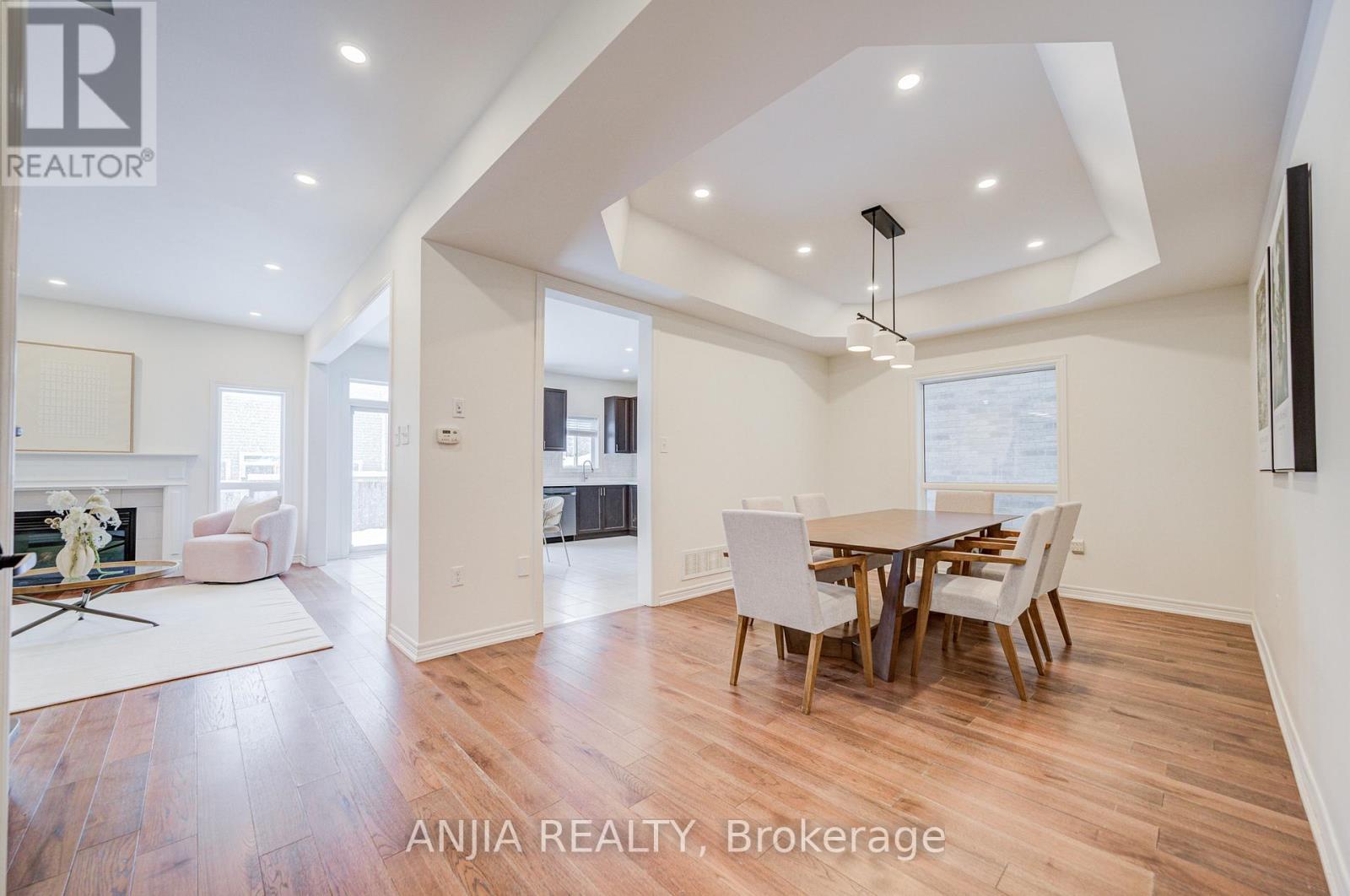 23 Grey Wing Avenue, Georgina, Ontario  L4P 0B7 - Photo 4 - N12939186