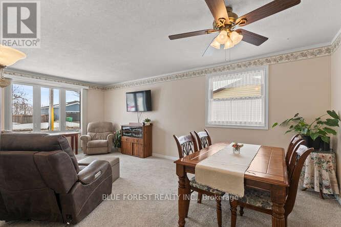 190 Elizabeth Street, Southwest Middlesex, Ontario  N0L 1M0 - Photo 12 - X12801998