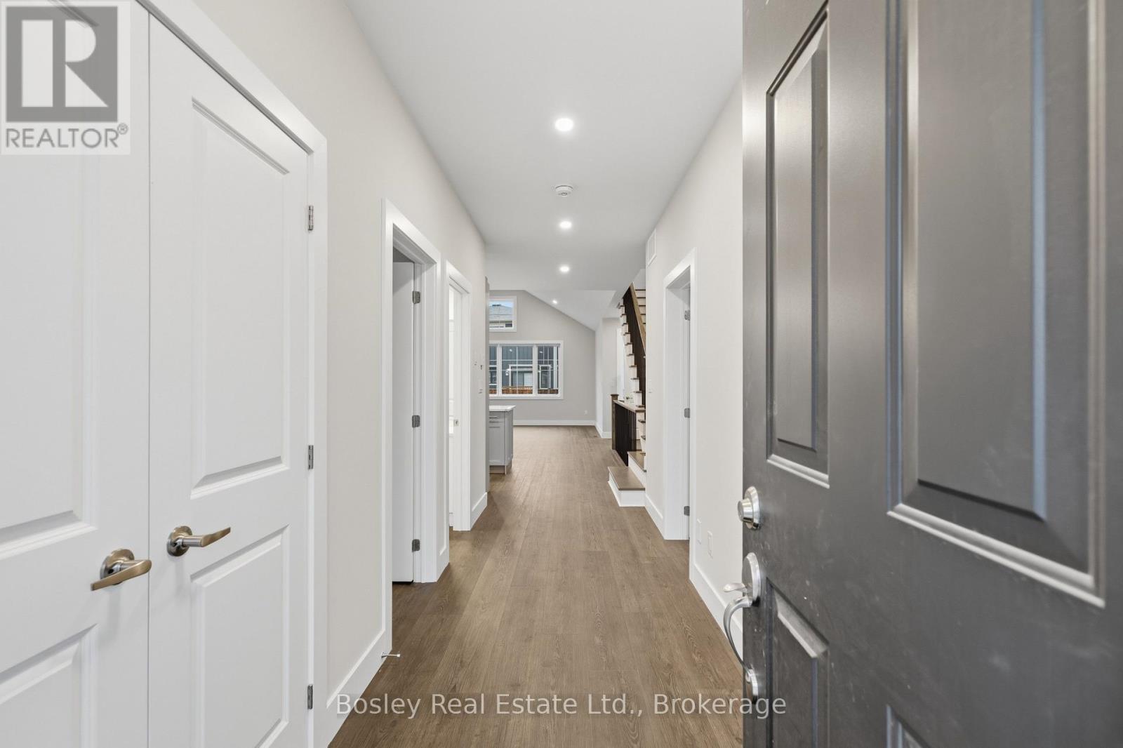 163 Sugar Maple Street, Blue Mountains, Ontario  L9Y 0Z3 - Photo 4 - X12941996