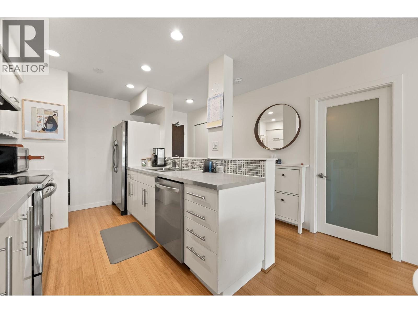 301 1352 W 10th Avenue, Vancouver, British Columbia  V6H 1J6 - Photo 8 - R3105726