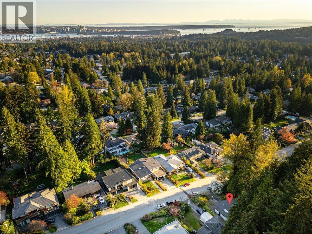 868 Prospect Avenue, North Vancouver, British Columbia  V7R 2M3 - Photo 7 - R3105731