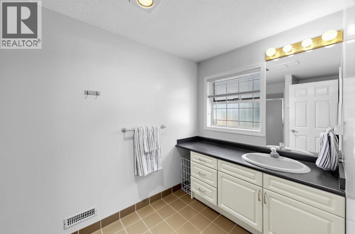 8022 Lakefield Drive, Burnaby, British Columbia  V5E 3W8 - Photo 30 - R3105713