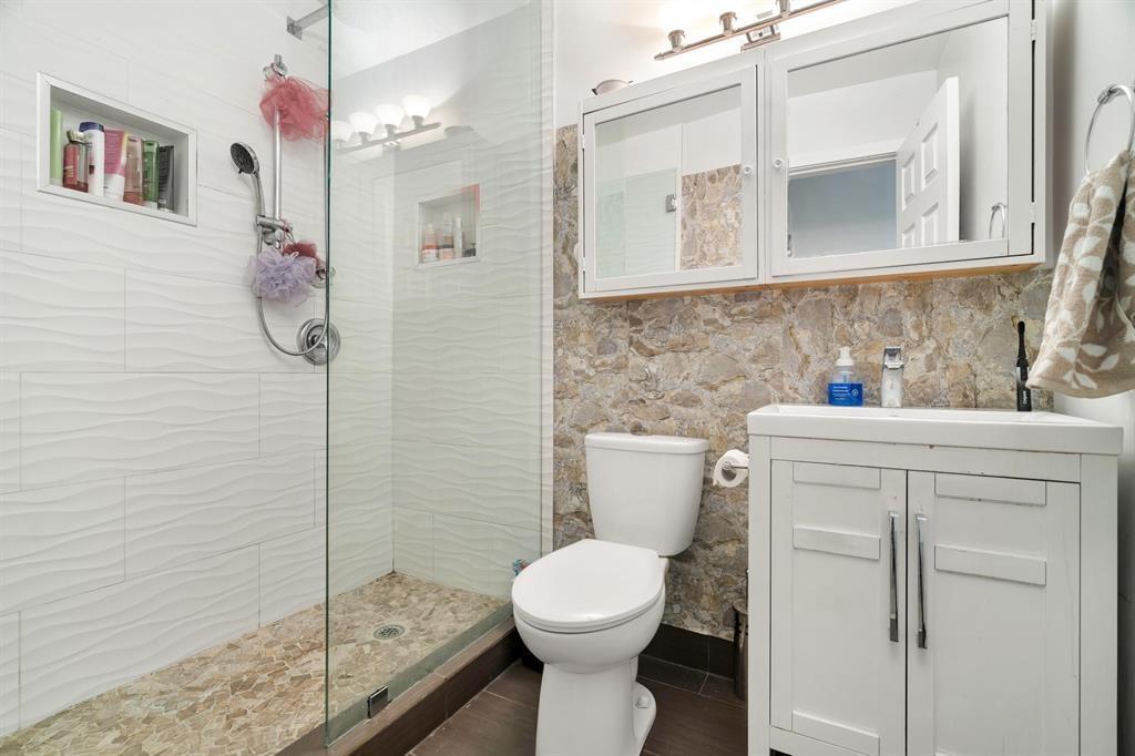 106 10675 138a Street, Surrey, British Columbia  V3T 4L2 - Photo 3 - R3103851