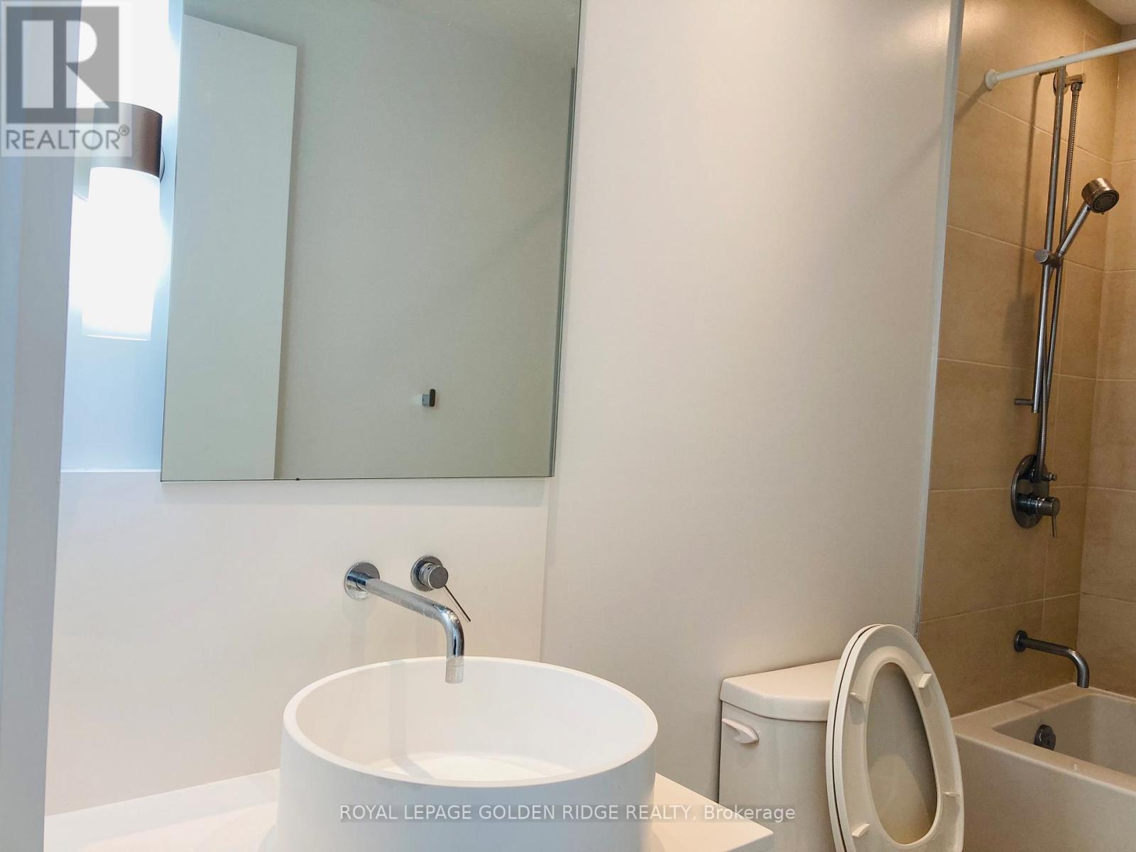 2311 - 185 Roehampton Avenue, Toronto, Ontario  M4P 1R4 - Photo 5 - C12941986