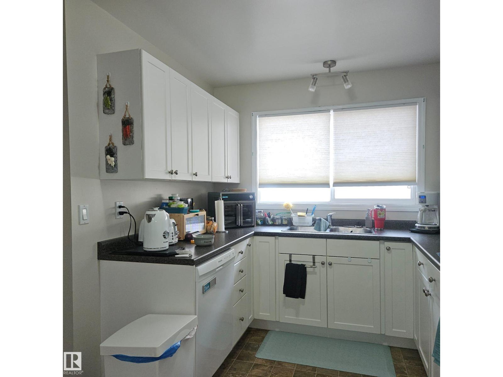 8315 69 Av Nw, Edmonton, Alberta  T6C 0A1 - Photo 7 - E4479405