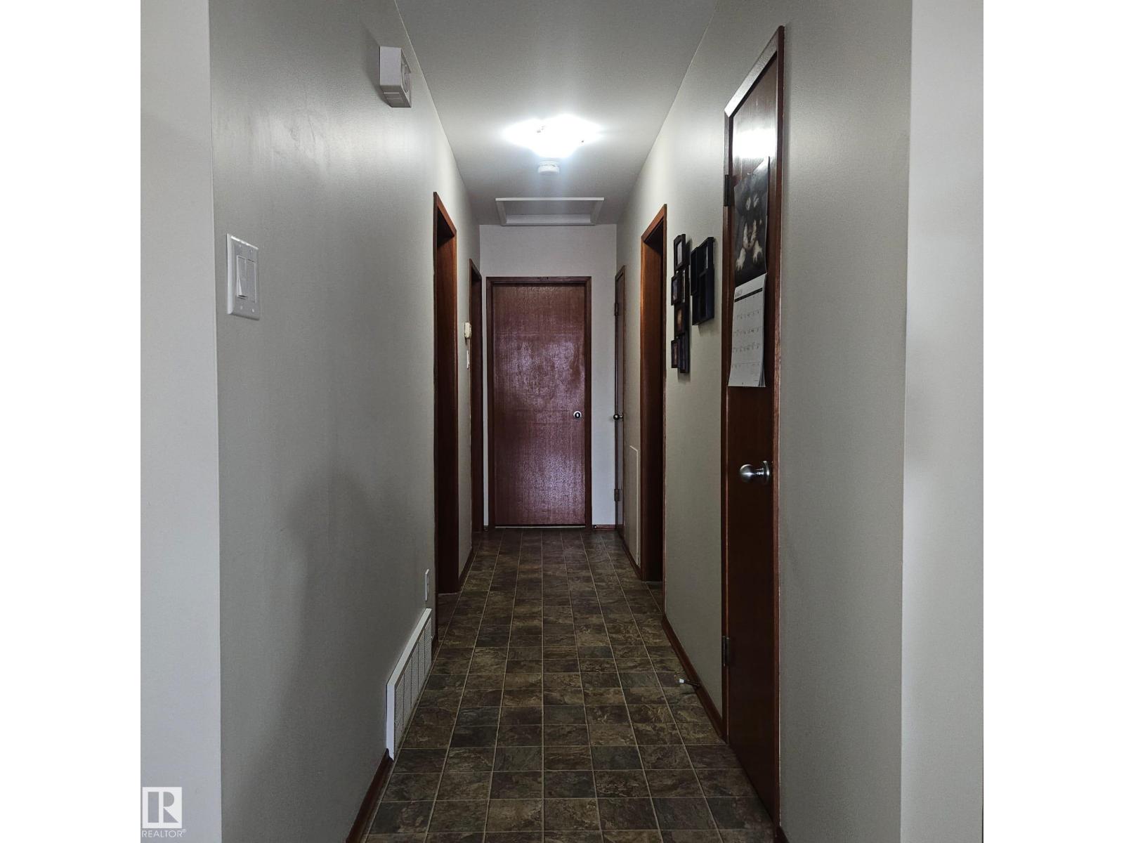 8315 69 Av Nw, Edmonton, Alberta  T6C 0A1 - Photo 8 - E4479405