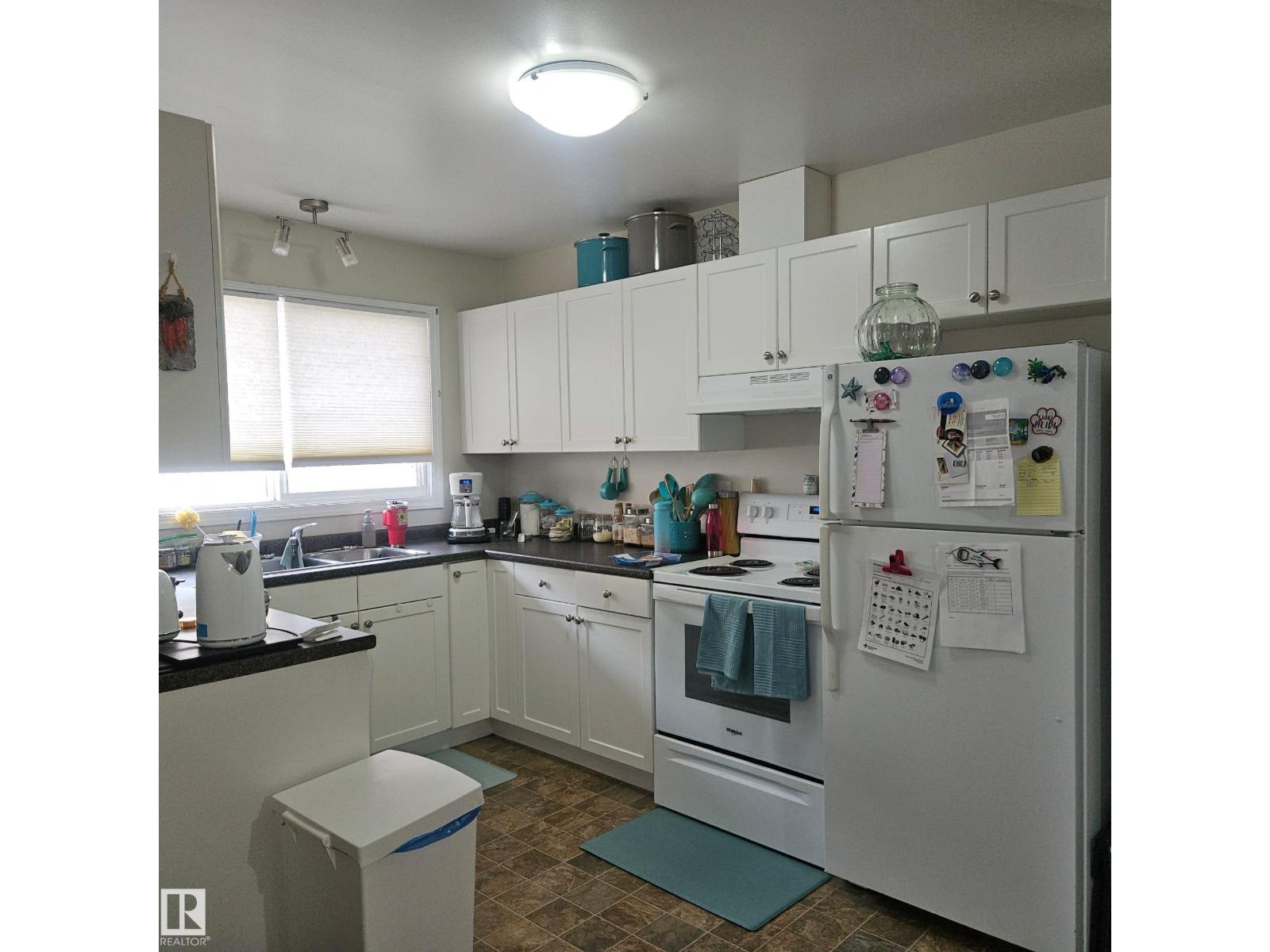 8315 69 Av Nw, Edmonton, Alberta  T6C 0A1 - Photo 5 - E4479405