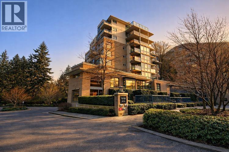 903 9262 University Crescent, Burnaby, British Columbia  V5A 0A4 - Photo 1 - R3103617