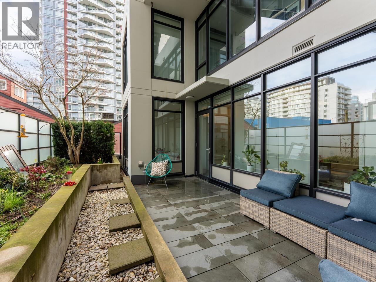 201 1788 Ontario Street, Vancouver, British Columbia  V5T 0G3 - Photo 1 - R3100331