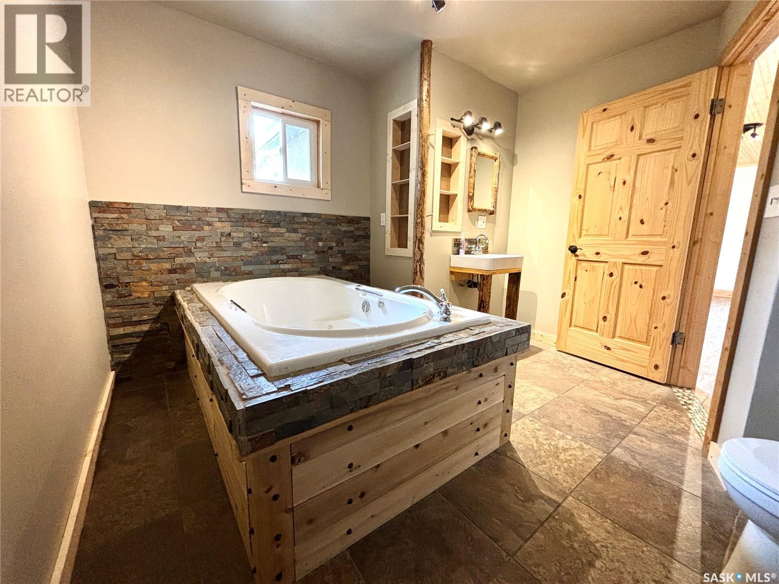 407 Maple Street, Maple Creek, Saskatchewan  S0N 1N0 - Photo 24 - SK031754