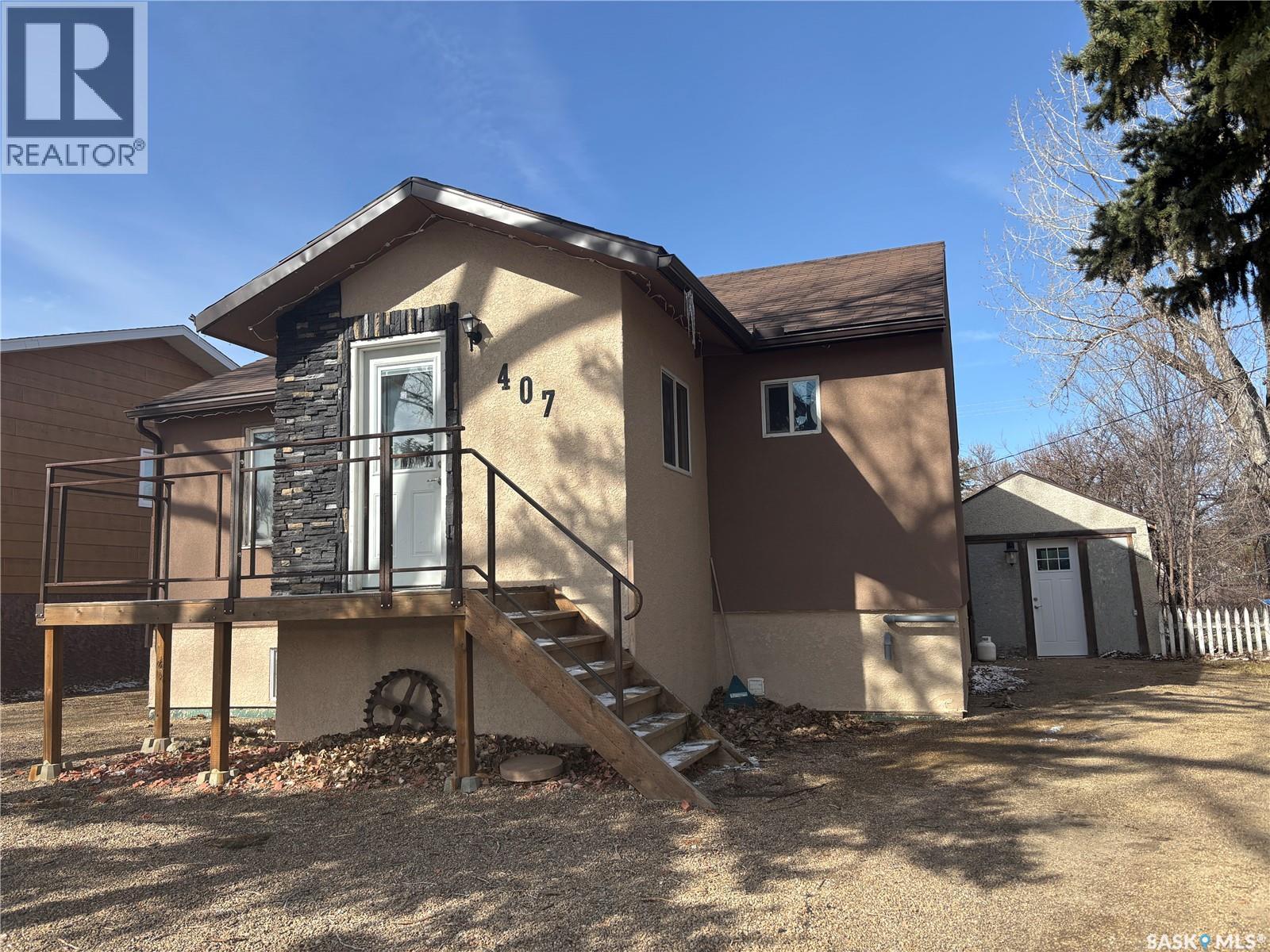 407 Maple Street, Maple Creek, Saskatchewan  S0N 1N0 - Photo 3 - SK031754