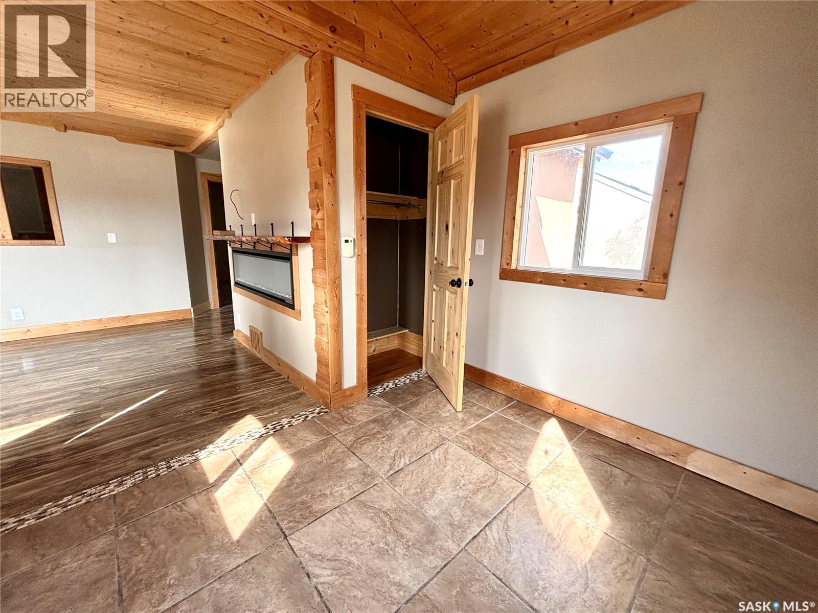 407 Maple Street, Maple Creek, Saskatchewan  S0N 1N0 - Photo 5 - SK031754