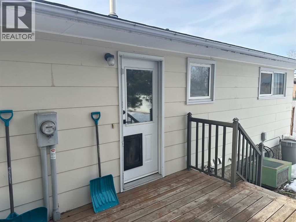 329 15 Street, Wainwright, Alberta  T9W 1J2 - Photo 4 - A2285706