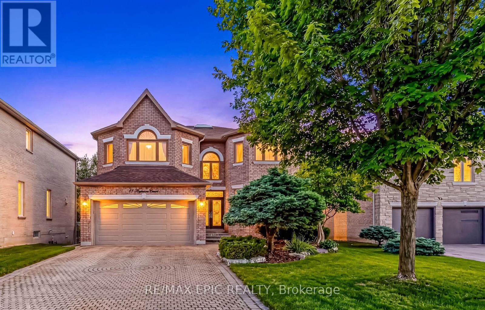 11 PALACE COURT, Richmond Hill, Ontario