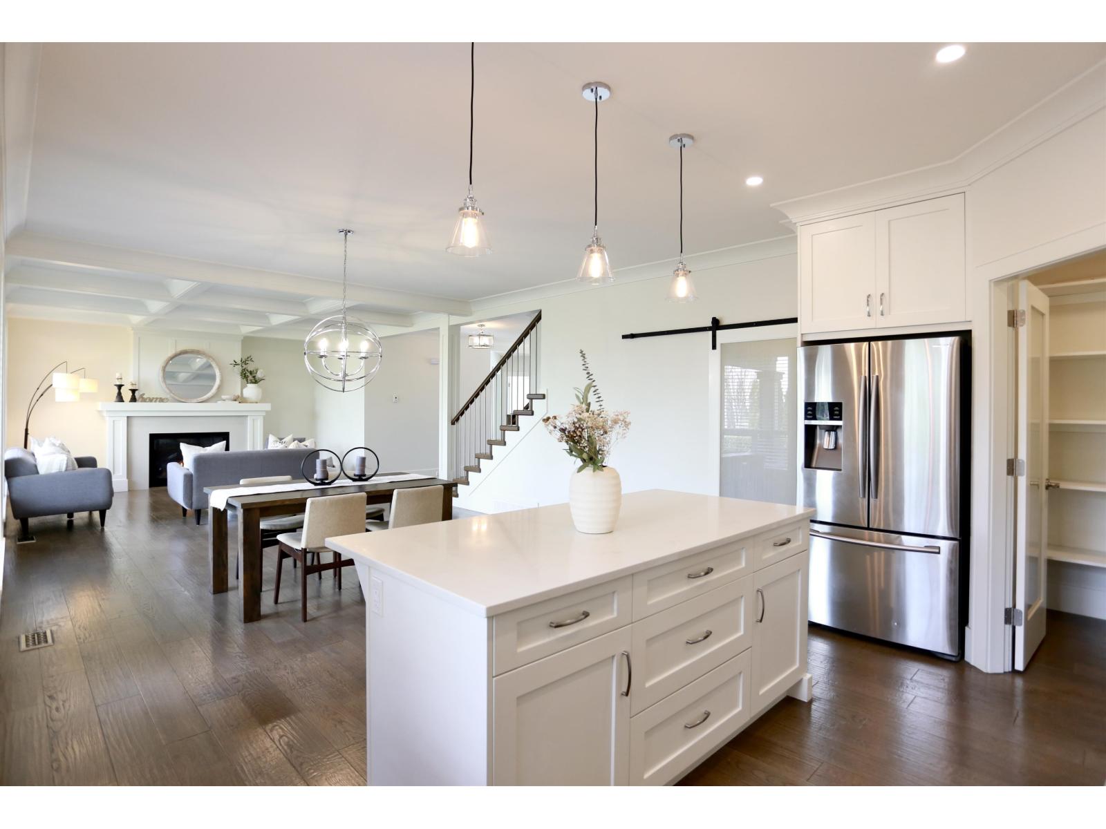 35383 Eagle Summit Drive, Abbotsford, British Columbia  V3G 0G8 - Photo 3 - R3105549