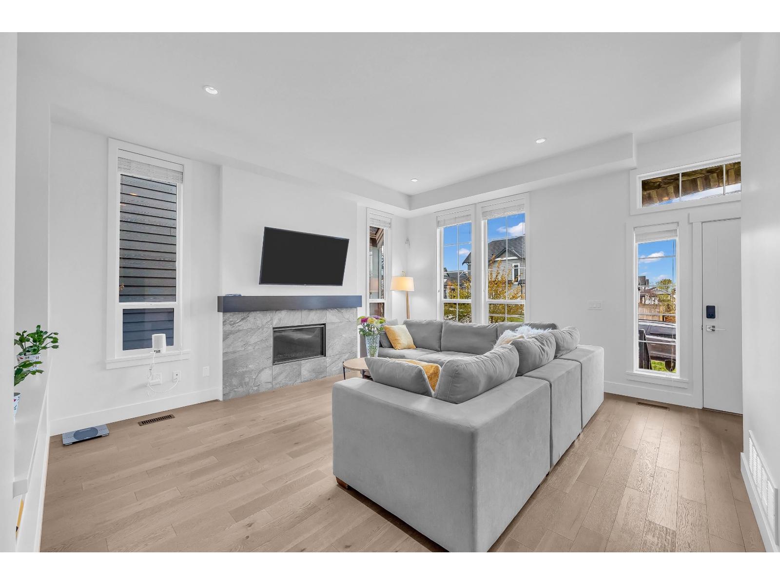 16549 21 Avenue, Surrey, British Columbia  V3Z 0V7 - Photo 3 - R3105368