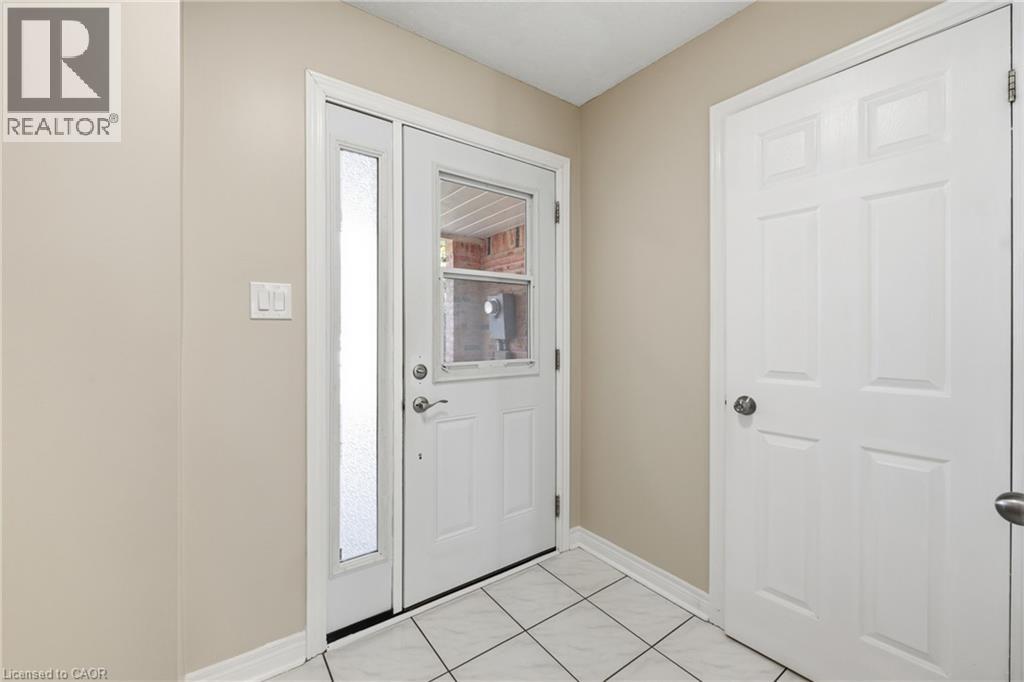 2a Courtland Drive, Brantford, Ontario  N3R 7V8 - Photo 4 - 40816714