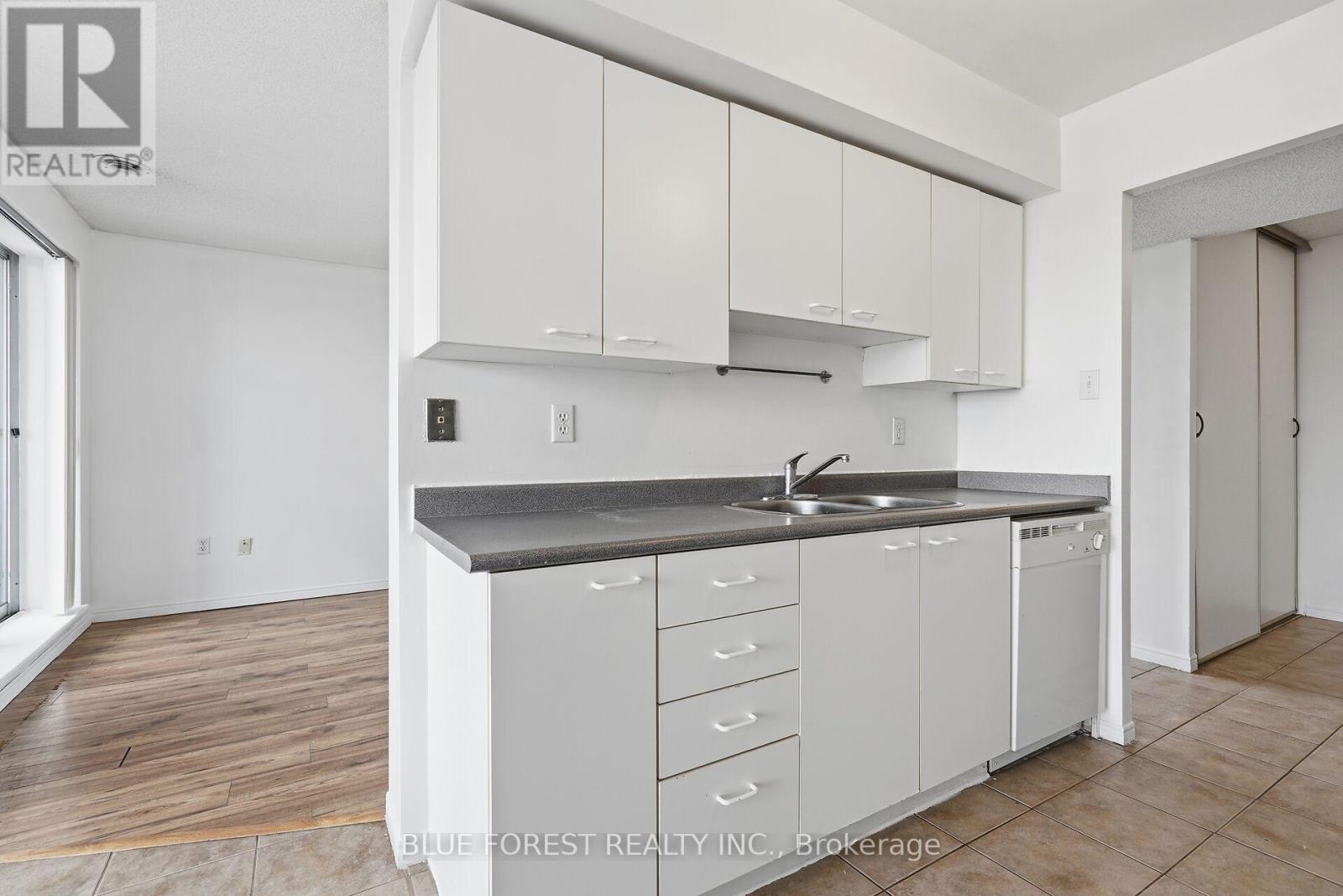 610 - 30 Chapman Court, London North, Ontario  N6G 4Y4 - Photo 18 - X12942030