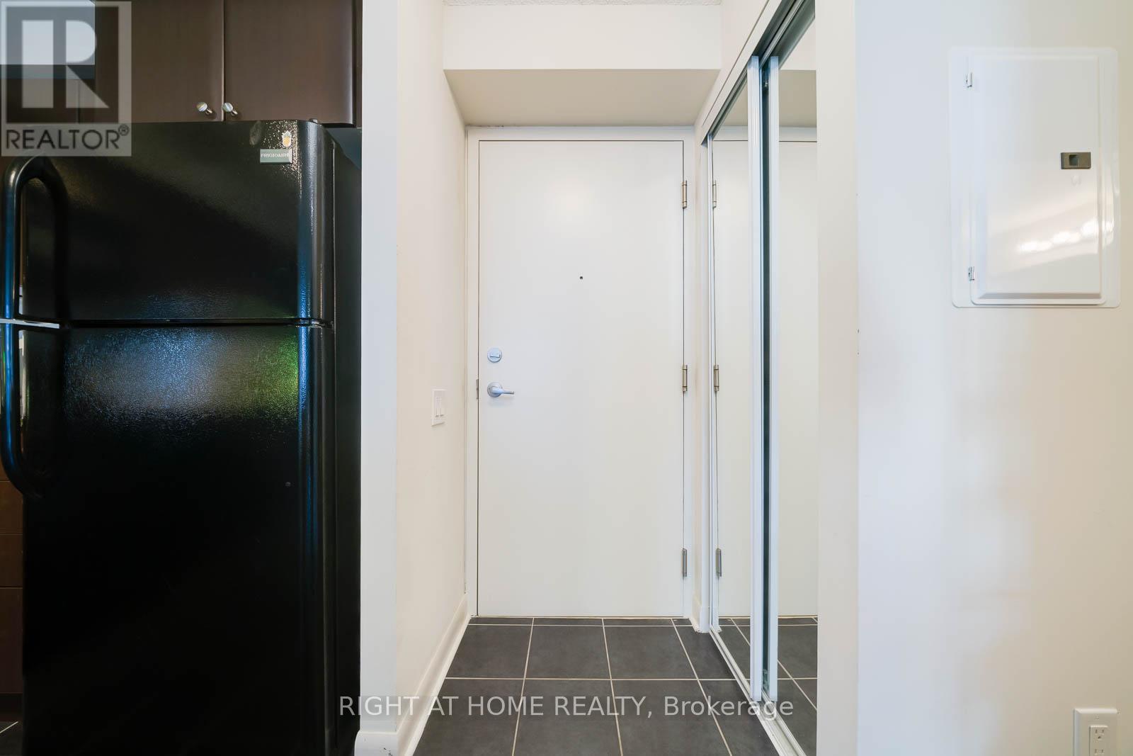 827 - 525 Wilson Avenue, Toronto, Ontario  M3H 0A7 - Photo 2 - C12942022