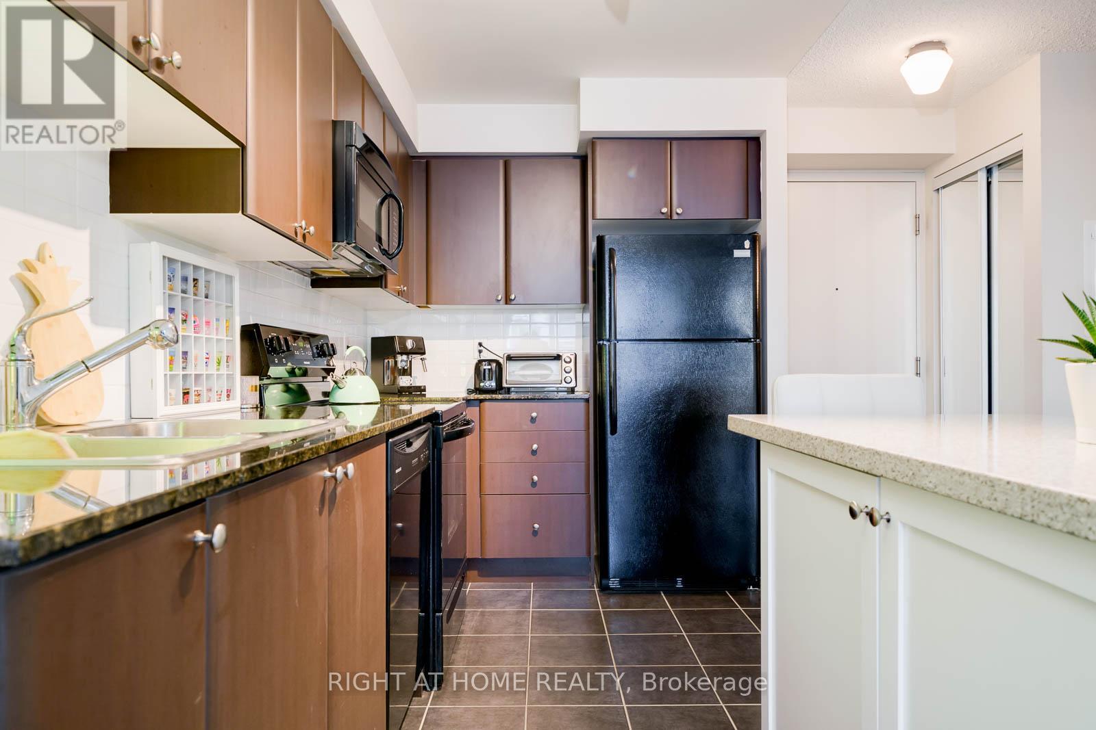 827 - 525 Wilson Avenue, Toronto, Ontario  M3H 0A7 - Photo 4 - C12942022