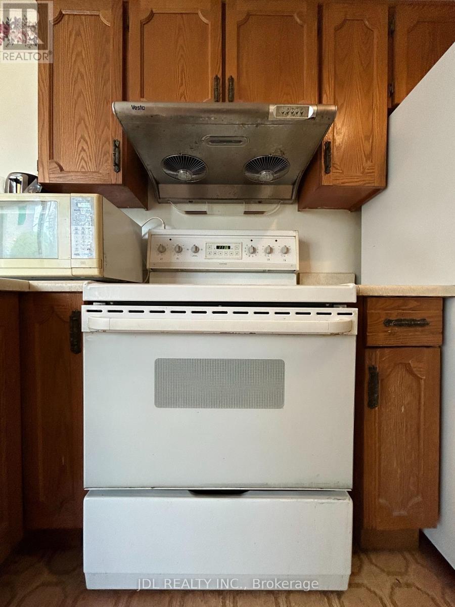 Unit Aa - 135 Estelle Ave Avenue, Toronto, Ontario  M2N 5H6 - Photo 5 - C12942034