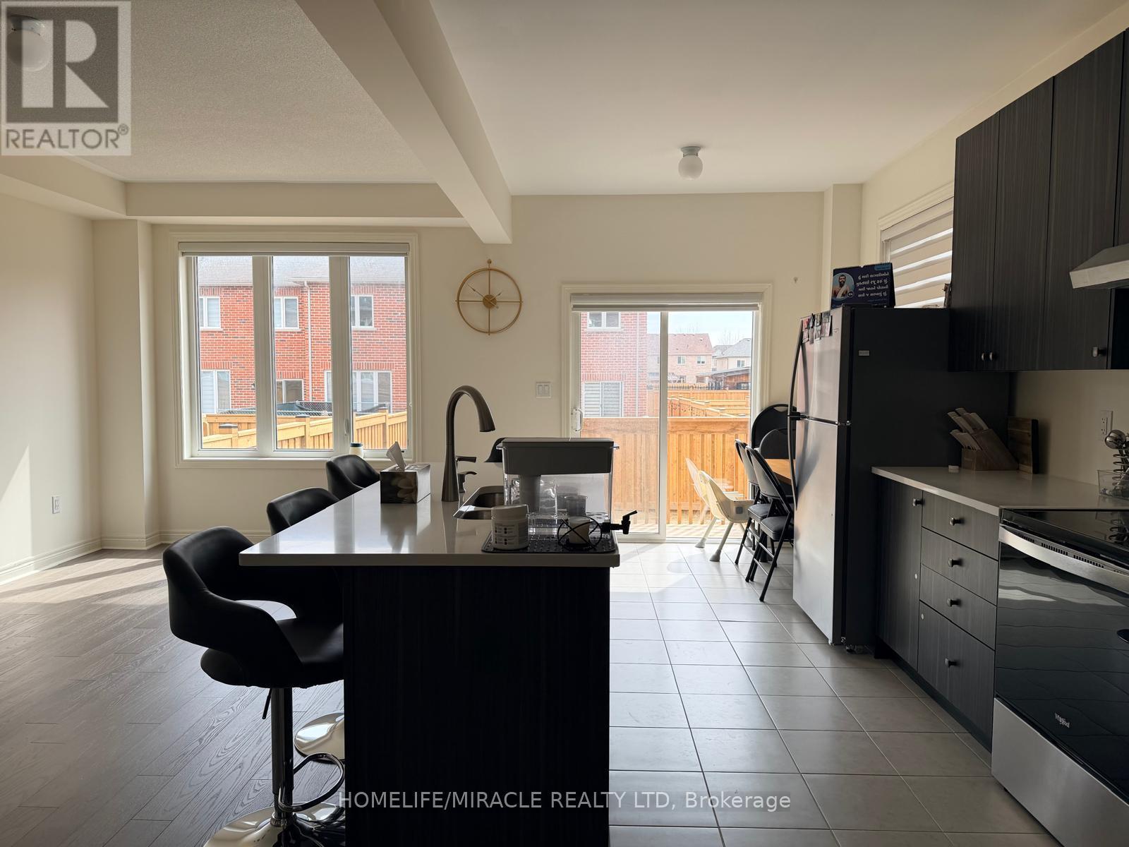 1218 Jim Brewster Circle, Oshawa, Ontario  L1K 1A5 - Photo 3 - E12942038