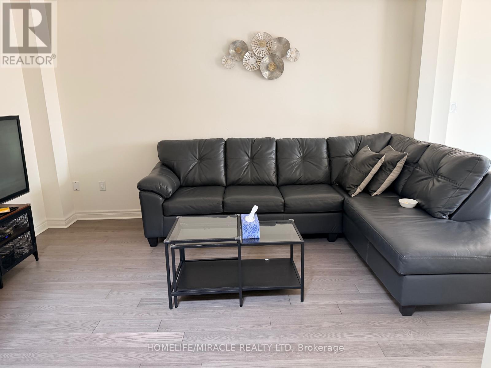 1218 Jim Brewster Circle, Oshawa, Ontario  L1K 1A5 - Photo 4 - E12942038