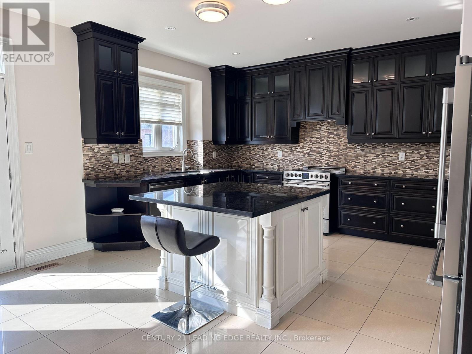 Main - 83 Golden Forest Road, Vaughan, Ontario  L6A 0S8 - Photo 9 - N12914904