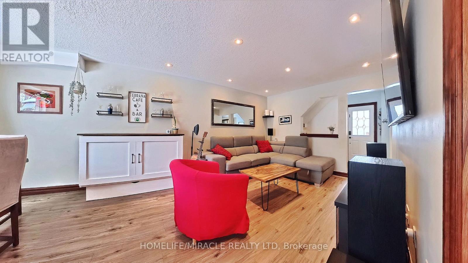 171 Wheatland Drive, Cambridge, Ontario  N1P 1E2 - Photo 3 - X12885460